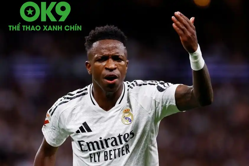 Vinicius vẫn được HLV Xabi Alonso bảo vệ (Ảnh: AS) Vinicius vẫn được HLV Xabi Alonso bảo vệ (Ảnh: AS)