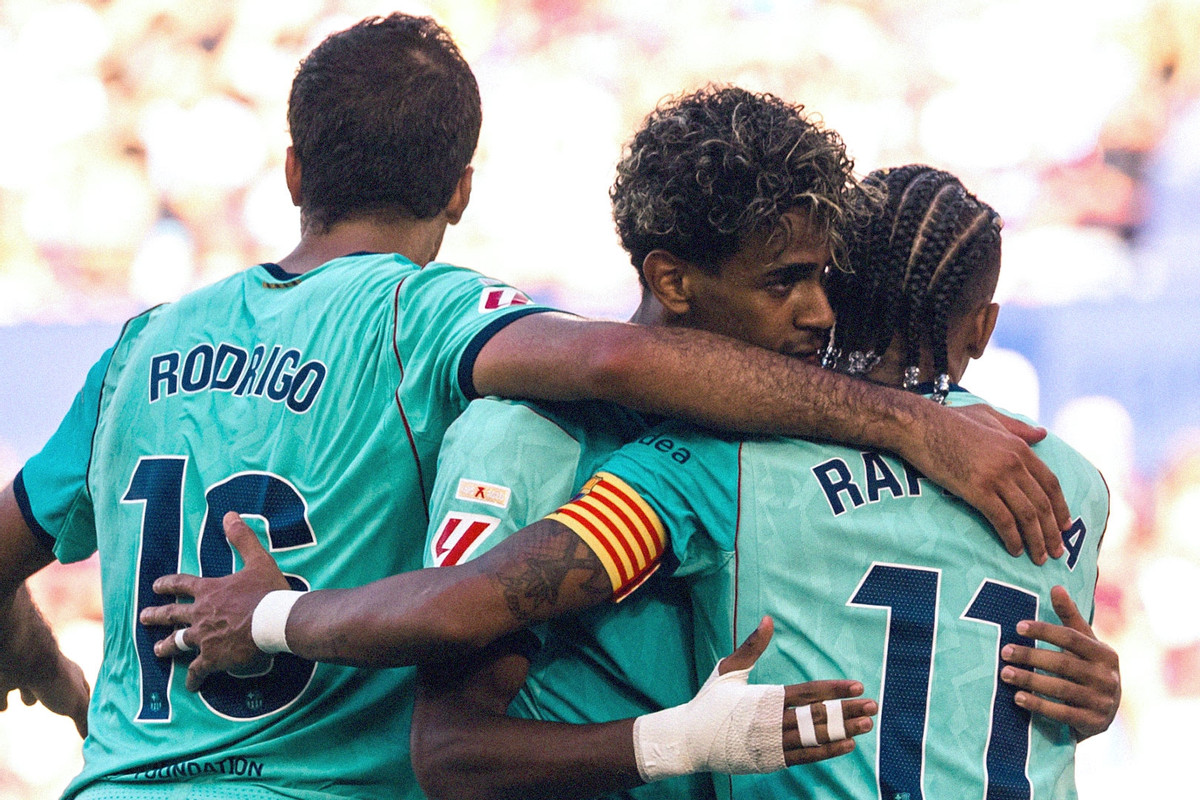 Lamine Yamal lập cú đúp, Barca thắng tưng bừng Levante ở La Liga | OK9 3 Lamine Yamal lập cú đúp, Barca thắng tưng bừng Levante ở La Liga | OK9